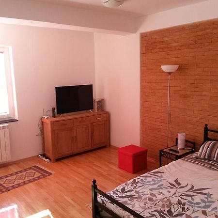 Risto'S Apartment Skopje Exteriör bild