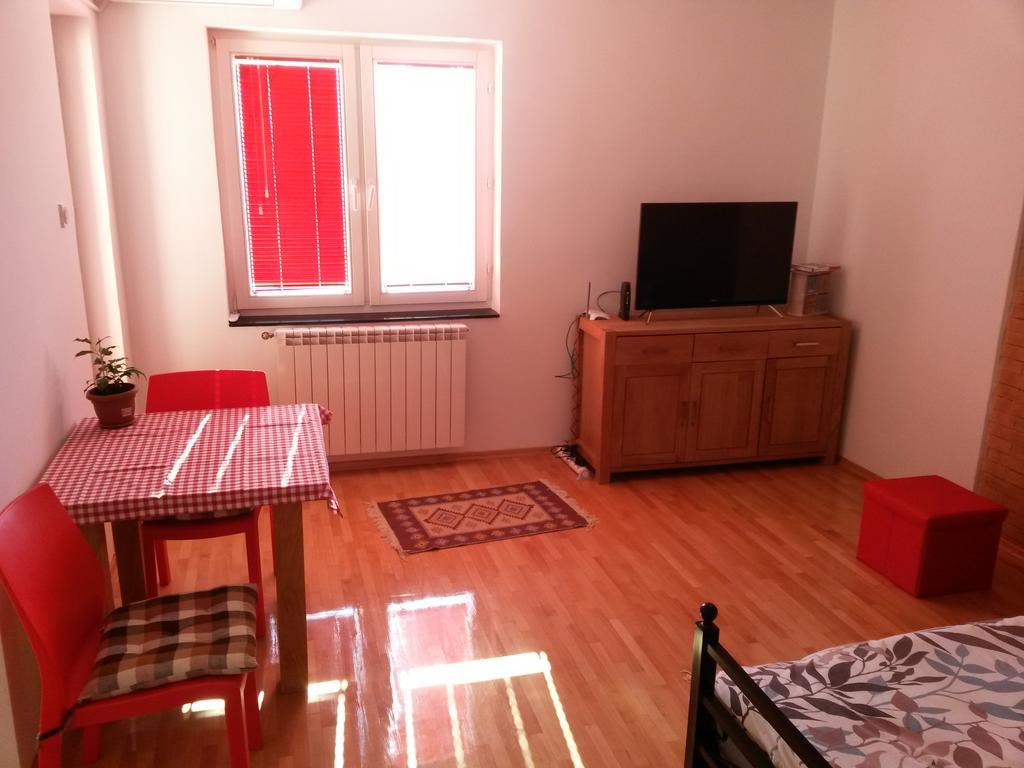 Risto'S Apartment Skopje Exteriör bild