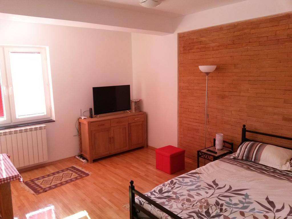 Risto'S Apartment Skopje Exteriör bild